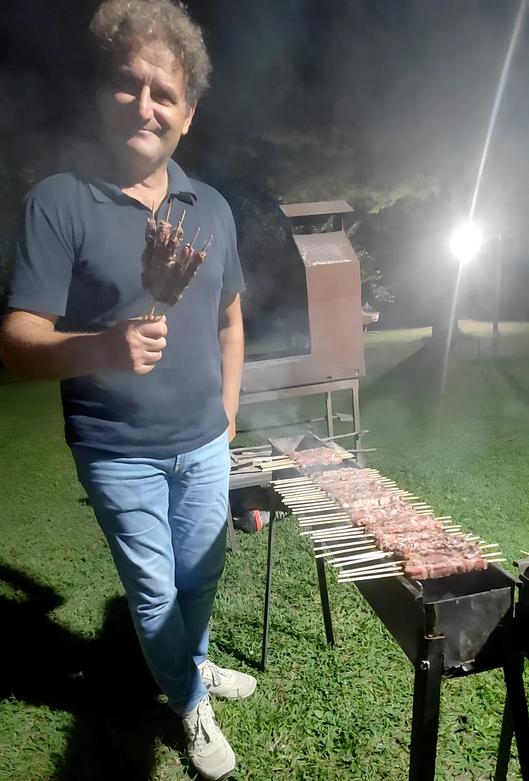 Arrosticini sulla brace di sera